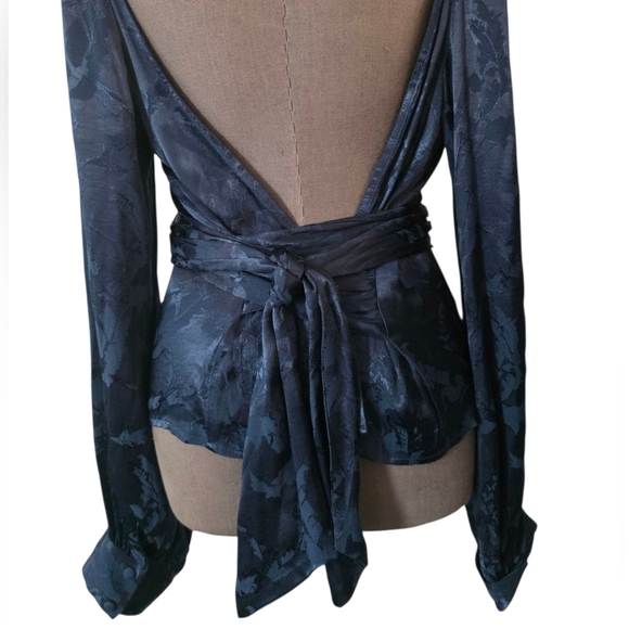 LPA Lanette Top Blouse Long Sleeves Open Back Shirt Navy Size XL - Picture 10 of 15